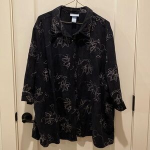 Liz‎ & Me Ladies Plus Size Blouse.  Suede feel w/Flower Design. 3X 26/28W